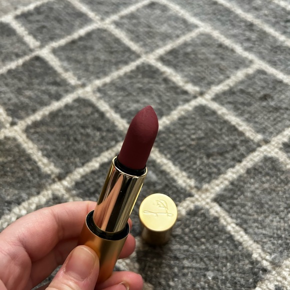 Lisa Eldridge Velvet Lipstick in Blush Lightly. - Picture 3 of 3